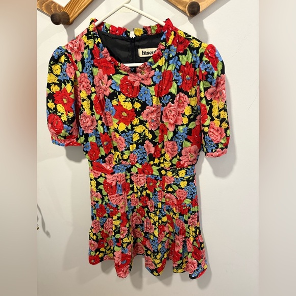 NWOT- BISCUIT FLORAL DRESS - Size M - Picture 2 of 8